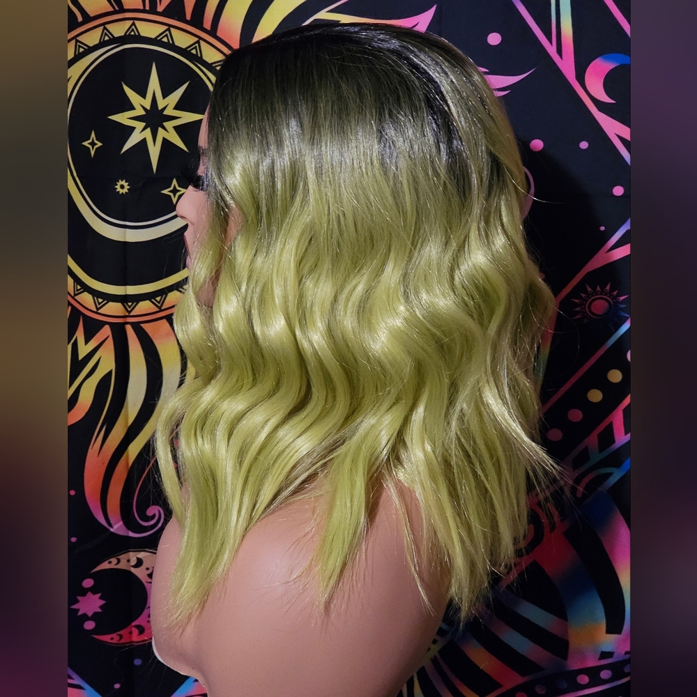 Wig - Picture 2 of 3